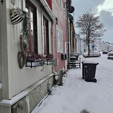 Small Town House Тромсё Экстерьер фото